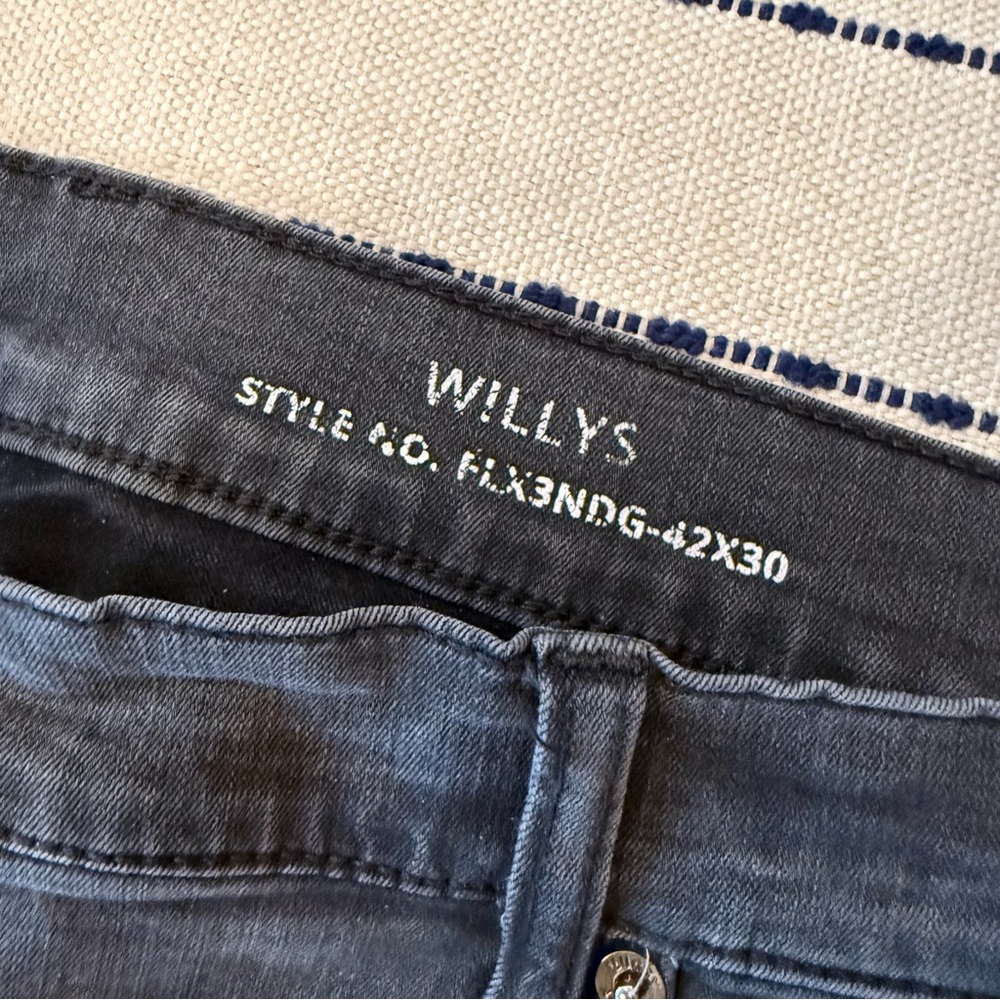 Men's Gray Jeans - Picture 3 of 4